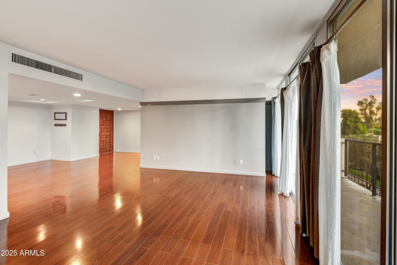 16-Living & Dining Room