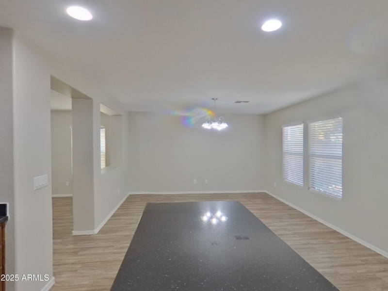 3_pc_yibCx8RU45_REgwLo7eKu_other_room_LG