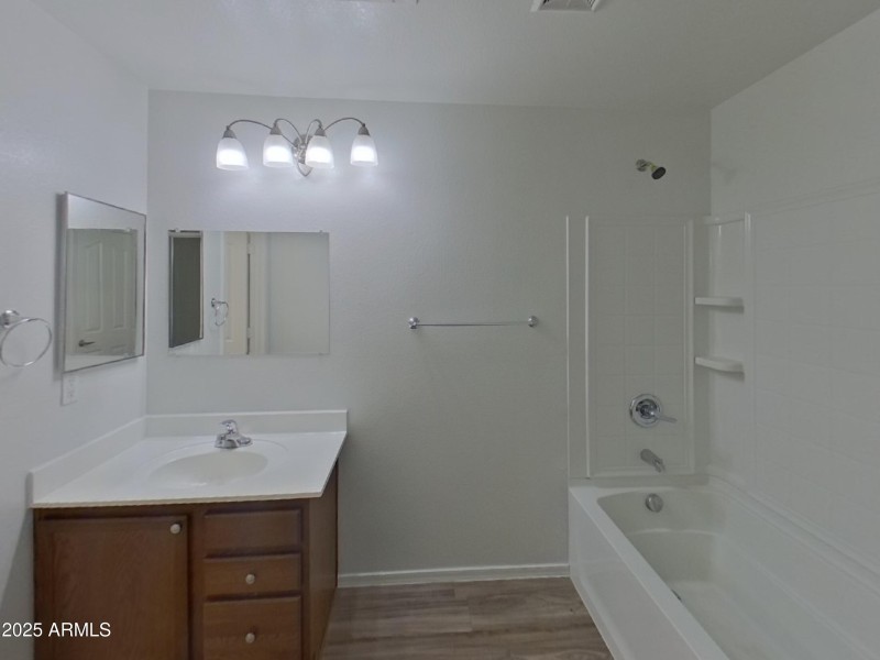 6_pc_TnKKOULB2e_oZ2nrGqmI4_layout_1