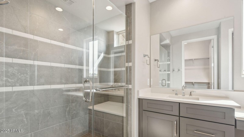 PC47B32-PrimaryBath2