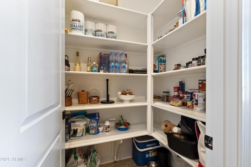Walk in pantry