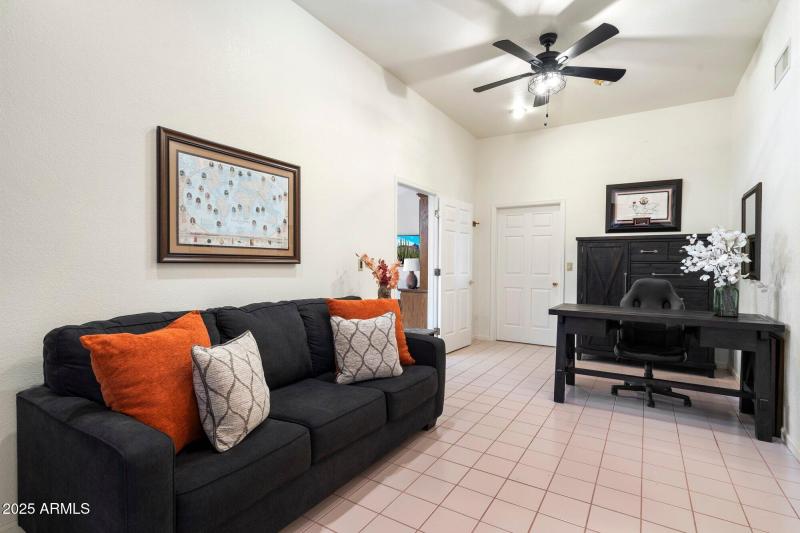 Convenient Office-Den