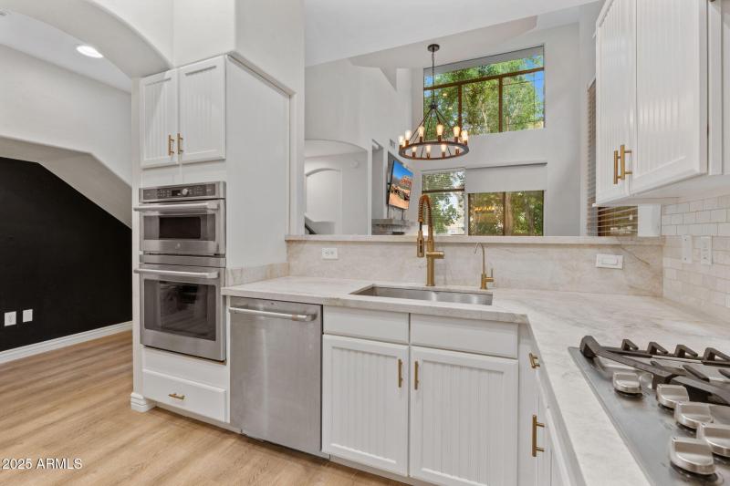 9-web-or-mls-14450-n-thompson-peak-pkwy-