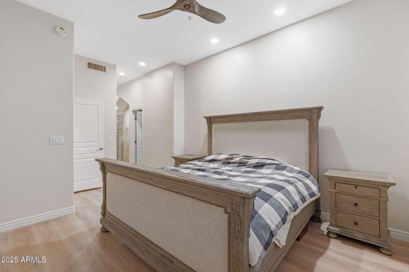 14-web-or-mls-14450-n-thompson-peak-pkwy