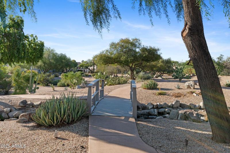 41-web-or-mls-8510-e-vista-bonita-dr