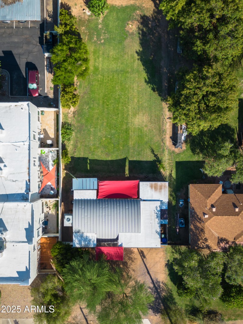 Listings_4733_N_14thSt-3