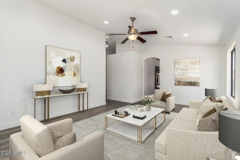 f09776628101de7369748f20b42b7105-uncropp