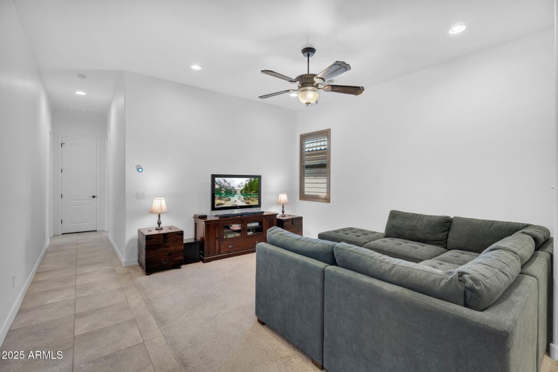 23-web-or-mls-Ivyglen-39