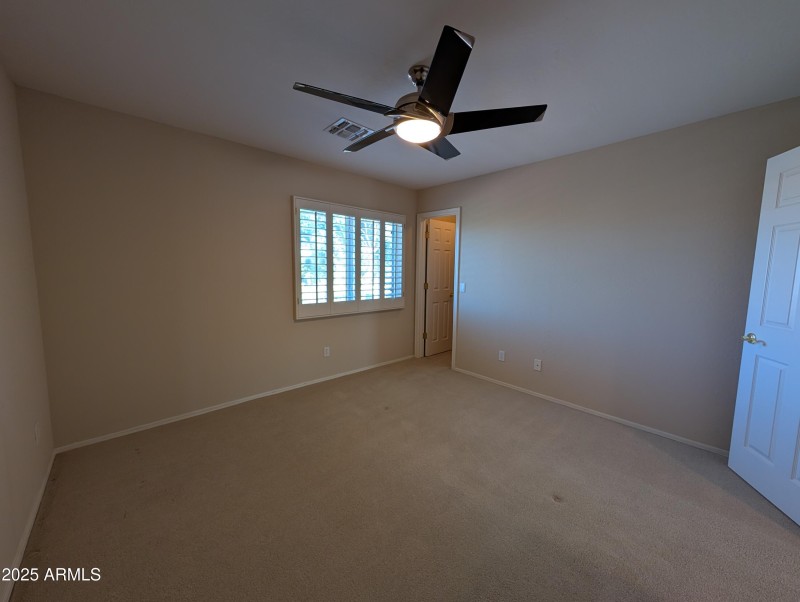 PXL_20251015_175200030