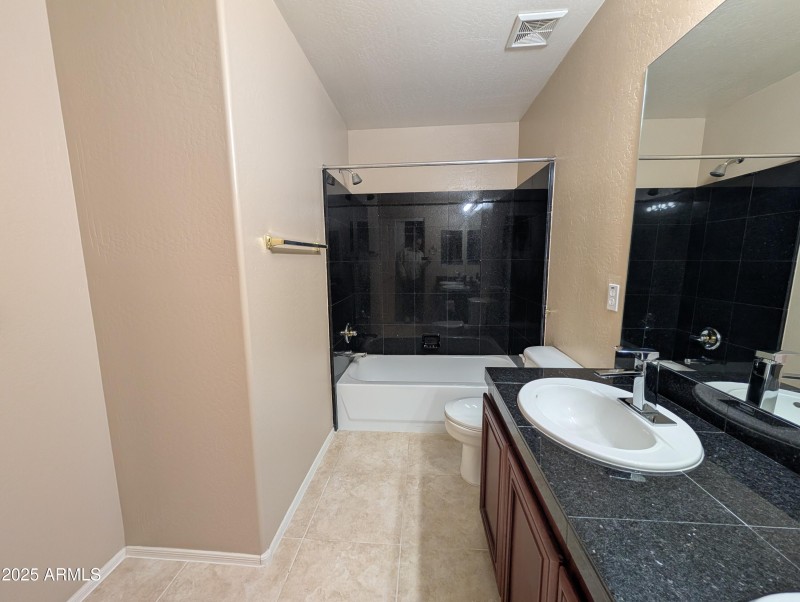 PXL_20251015_175244024