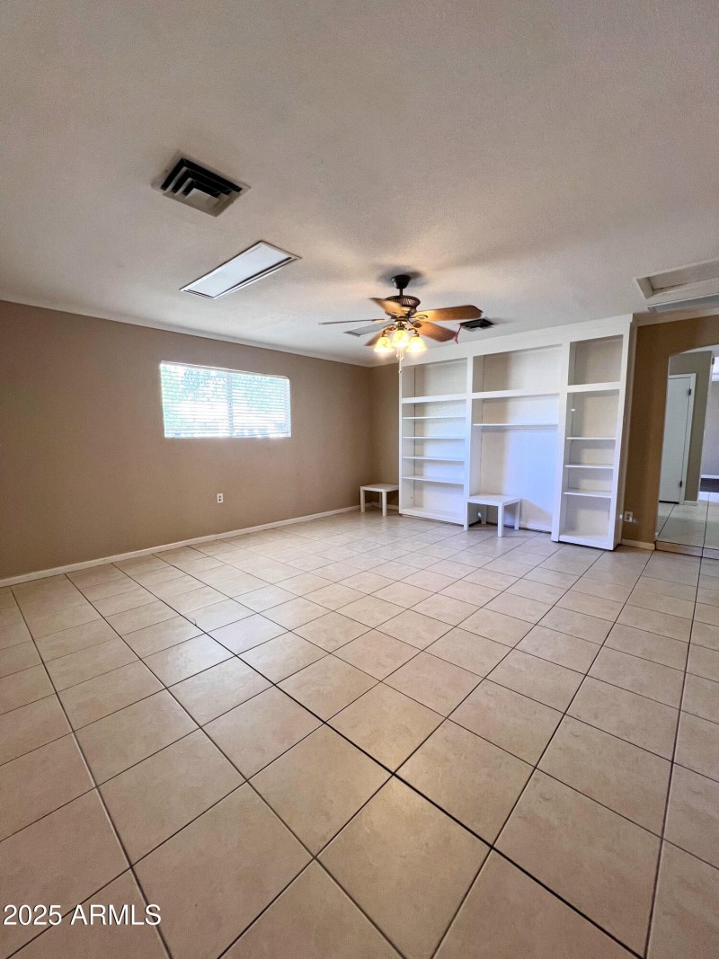 FAMILY ROOM/ BONUS ROOM