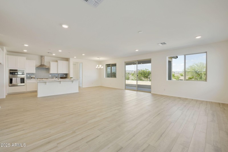 OPEN GREAT ROOM / KITCHEN