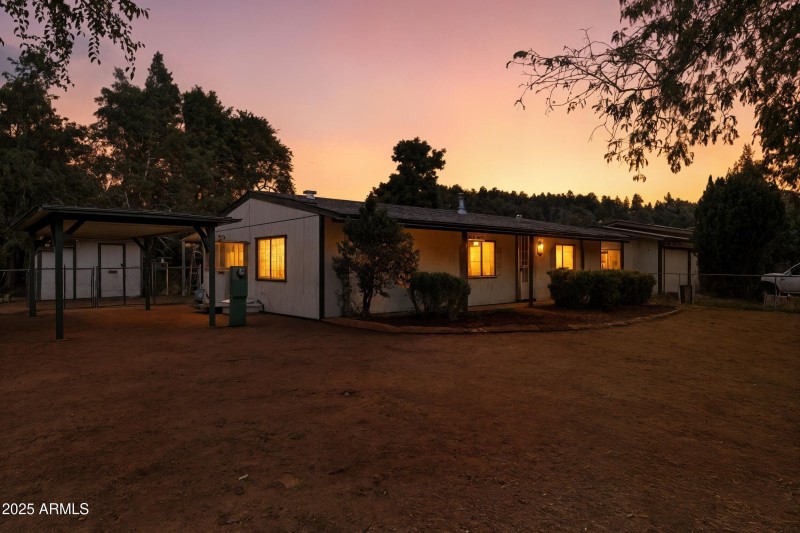 2_dsc_0029_twilight_9e638eb1-e025-47d8-b