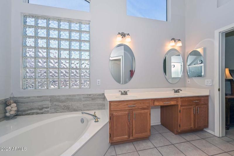 Primary Bath-Garden Tub