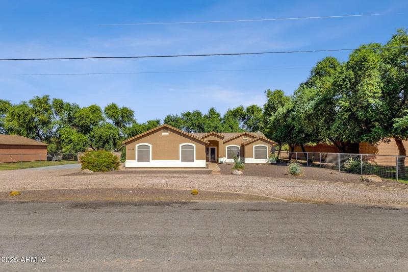 2-web-or-mls-18132-e-bellerive-dr