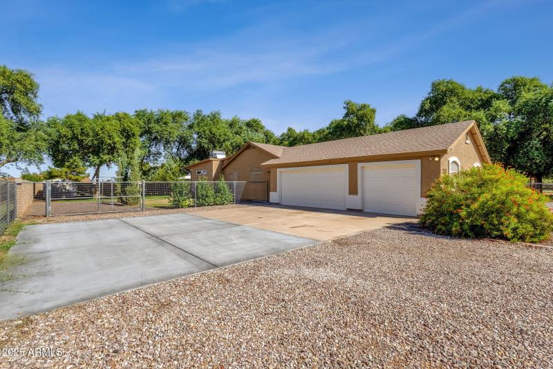 4-web-or-mls-18132-e-bellerive-dr