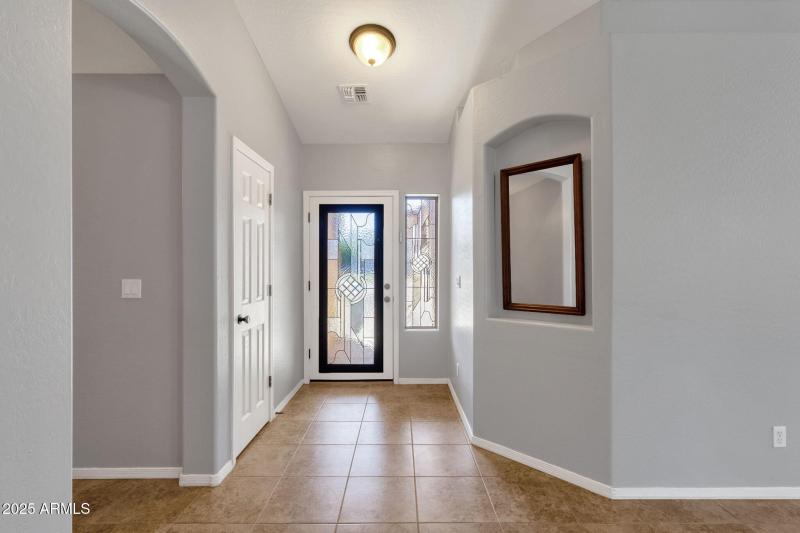 7-web-or-mls-18132-e-bellerive-dr