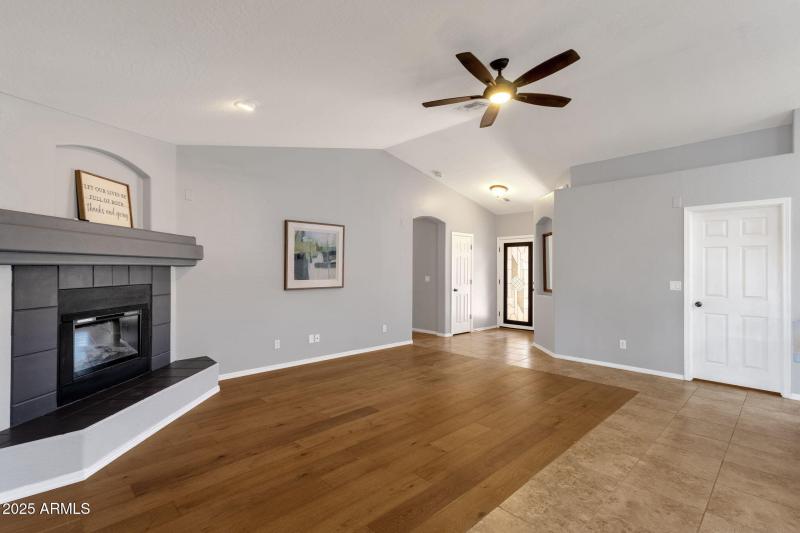 10-web-or-mls-18132-e-bellerive-dr