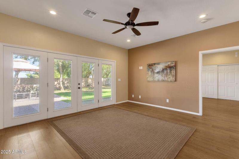 21-web-or-mls-18132-e-bellerive-dr