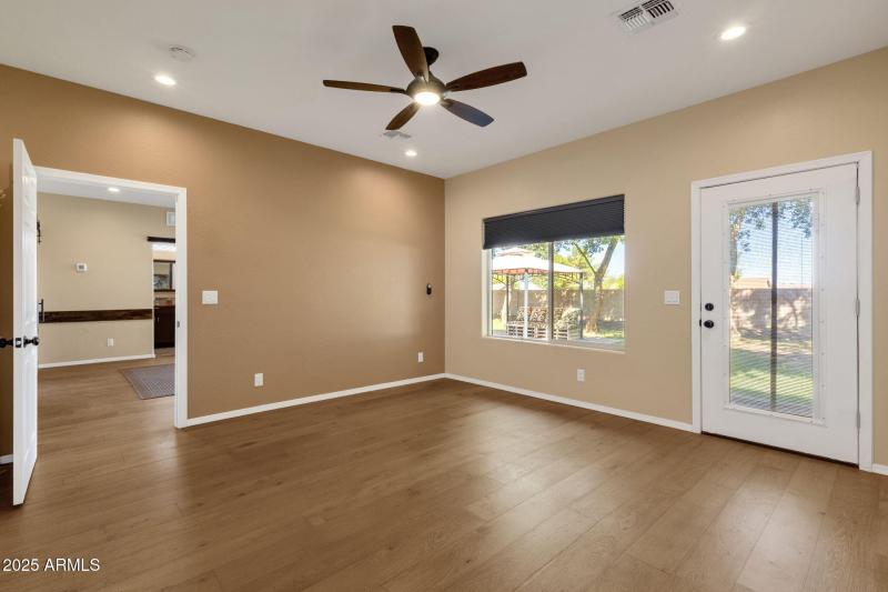 26-web-or-mls-18132-e-bellerive-dr