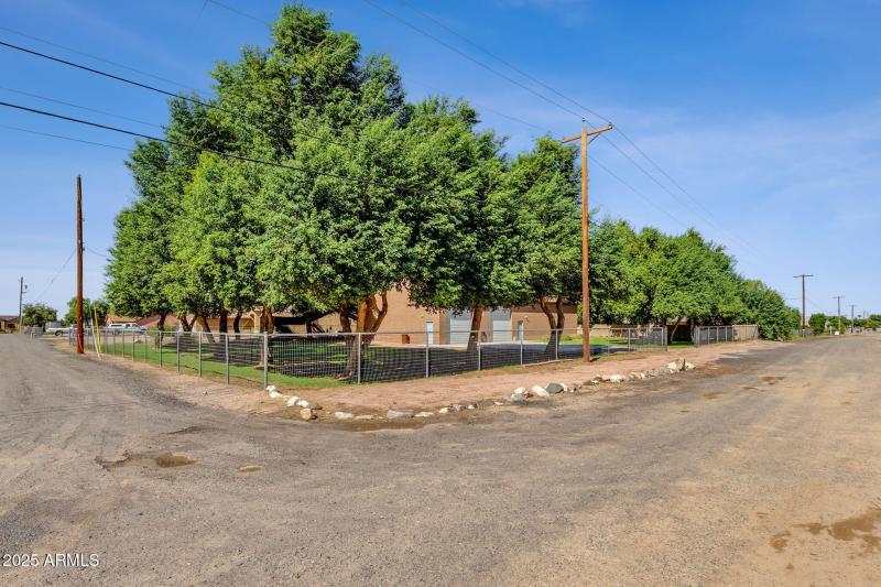 50-web-or-mls-18132-e-bellerive-dr