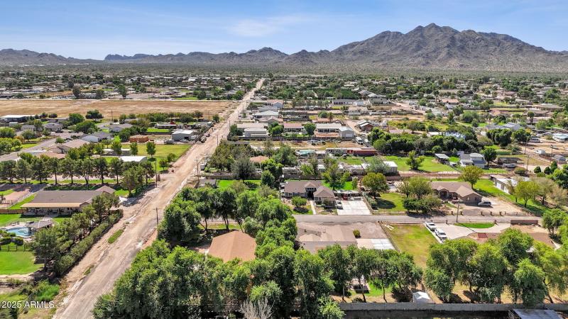 74-web-or-mls-18132-e-bellerive-dr