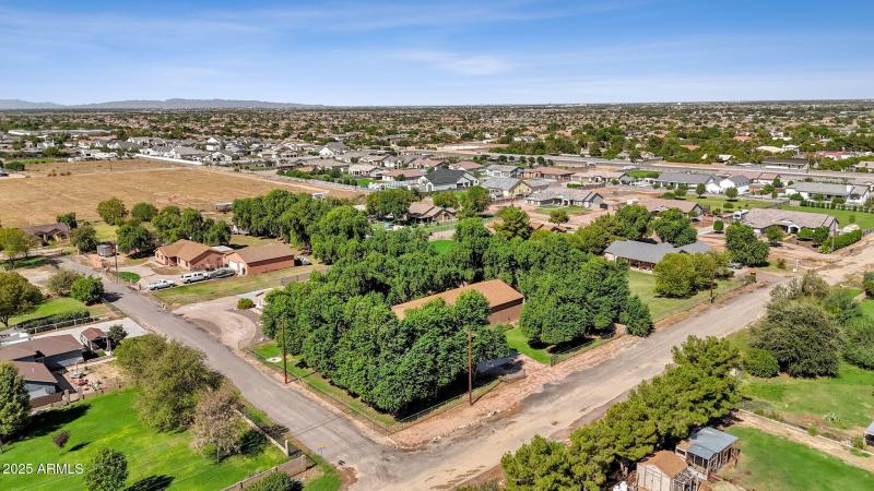 77-web-or-mls-18132-e-bellerive-dr