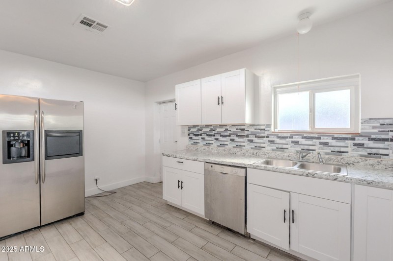 10-web-or-mls-Moreland-10