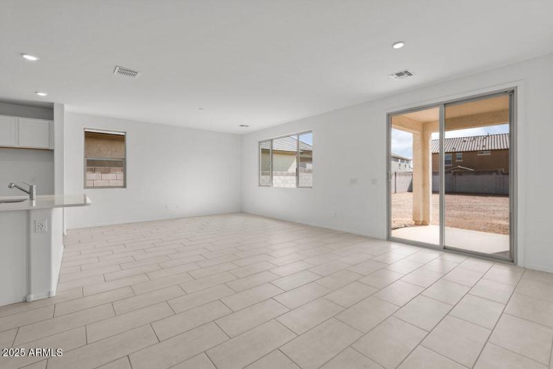 KBPHX_MIR_DesertOasis-Lot156_0235_1-1200