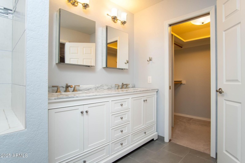 Main Bathroom with Walk in Closet