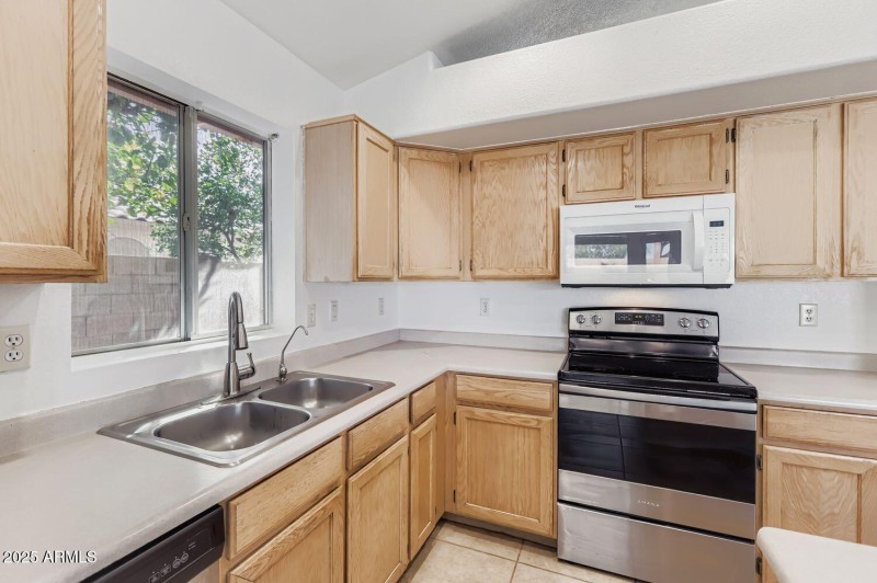 12324 W Edgemont Ave - Web Quality - 010