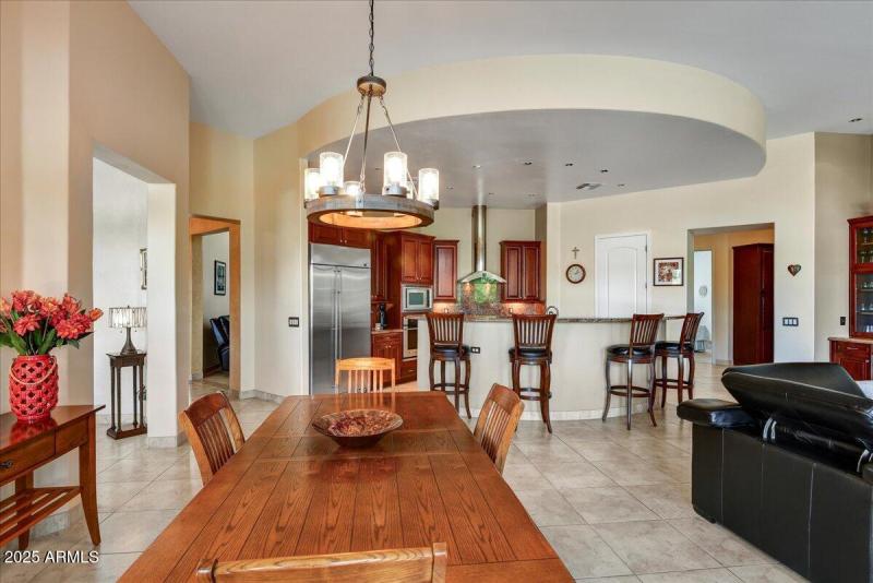 28-Dining to Kitchen