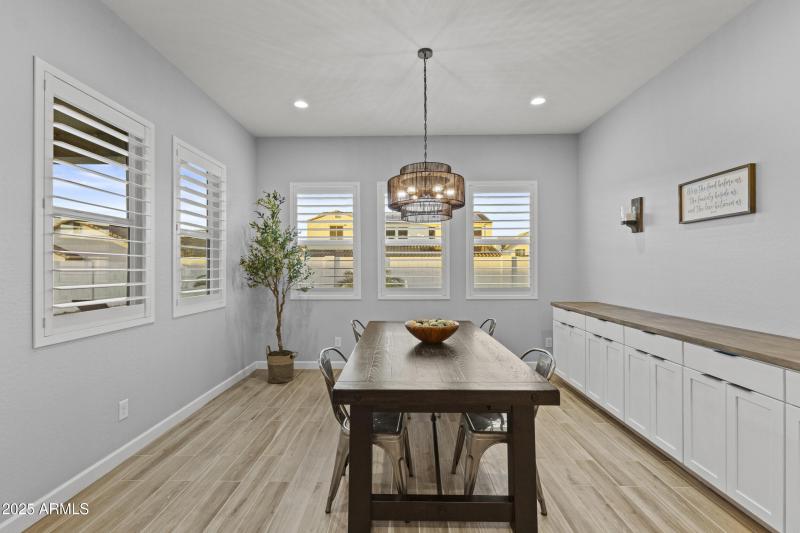 Oversized Eating Area off the Kitchen