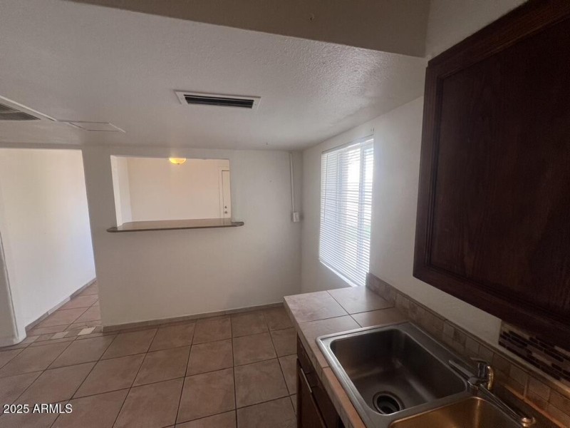 C76B8FE1-F8CB-45F1-AB22-37D5A69BBD9E_1_1