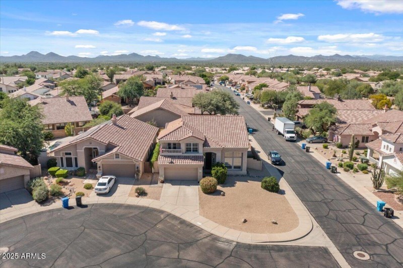 05-Aerial front of home