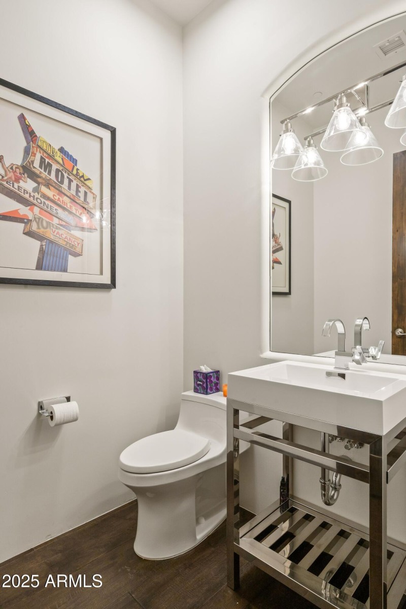 013_Powder Room