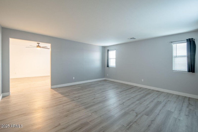 20250919_15766-W-McKinley-St_09