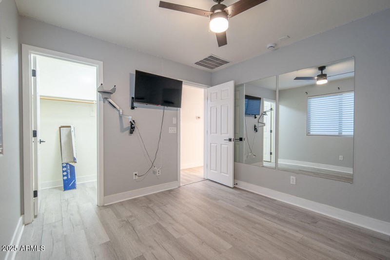 20250919_15766-W-McKinley-St_12