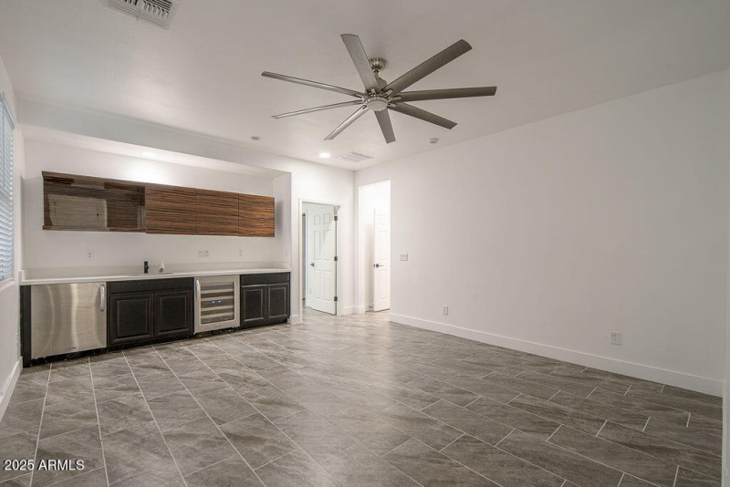 20250919_15766-W-McKinley-St_18