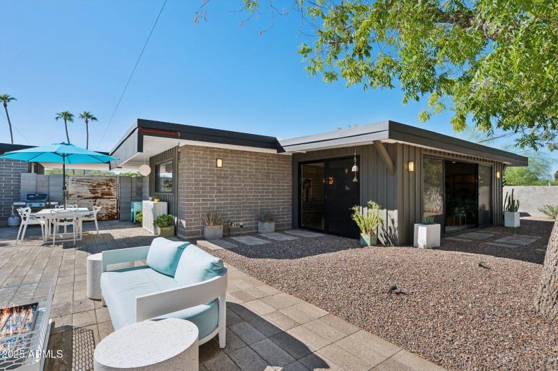 Beadle architectural details