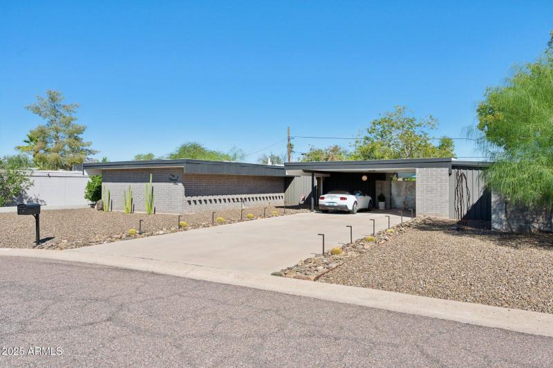 Cul-de-sac lot on quiet street