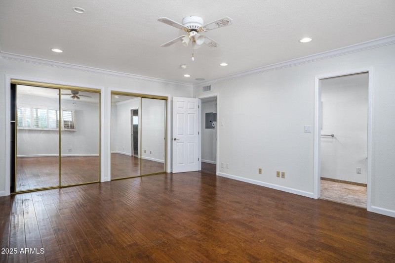 LARGE MASTER BEDROOM CLOSET