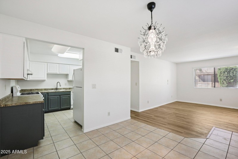 9-web-or-mls-N Miller Rd unit 1001-S1610