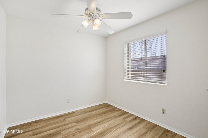 17-web-or-mls-N Miller Rd unit 1001-S161