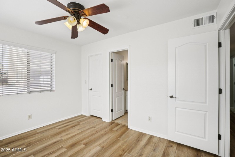 20-web-or-mls-N Miller Rd unit 1001-S161