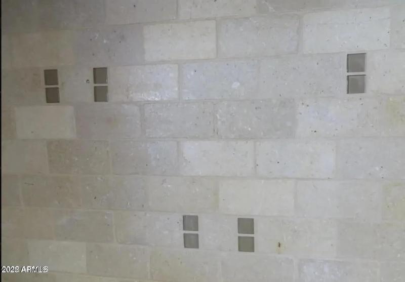 e3c948bff6f52eba2d3c3a8b4fbf1f09-uncropp