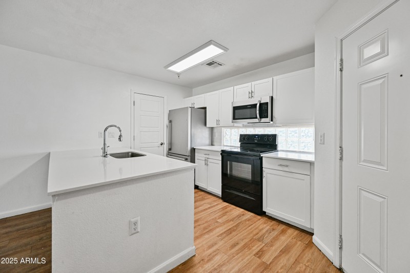 9-3065N67A214-ocupix