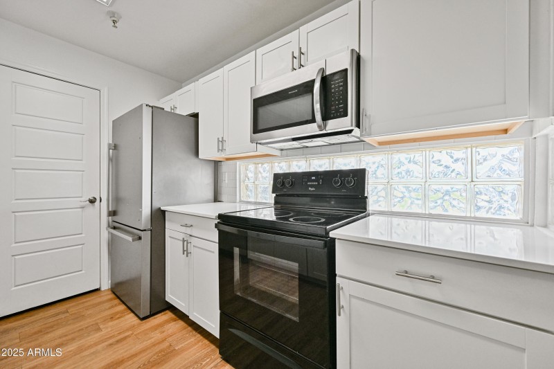 10-3065N67A214-ocupix