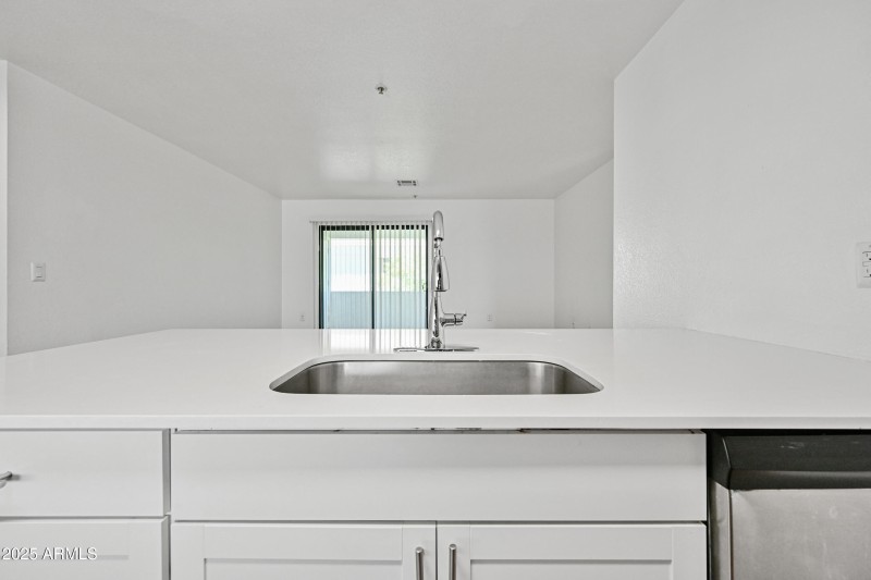 11-3065N67A214-ocupix