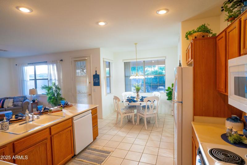 Dad_s House With Staging-10